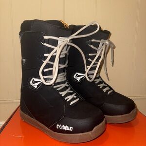 ThirtyTwo Lashed X Volcom Snowboard Boots - Men’s Size 7